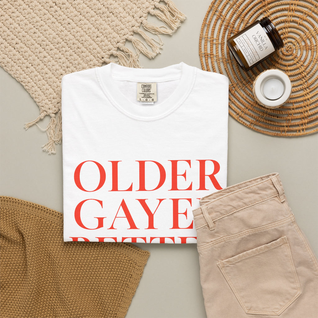Rundhals-T-Shirt in lockerer Passform | ÄLTER SCHWULER BESSER | GAY ICON KOLLEKTION
