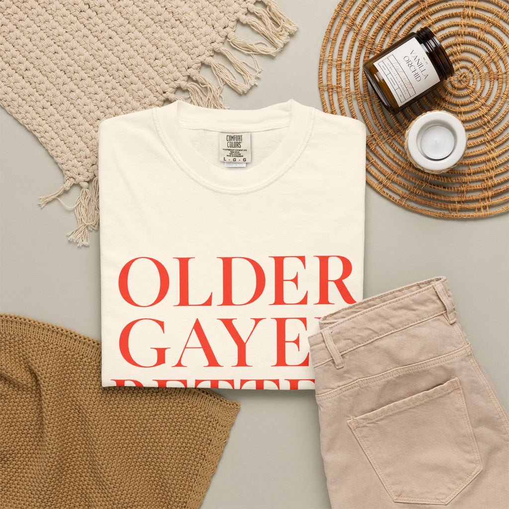 Rundhals-T-Shirt in lockerer Passform | ÄLTER SCHWULER BESSER | GAY ICON KOLLEKTION