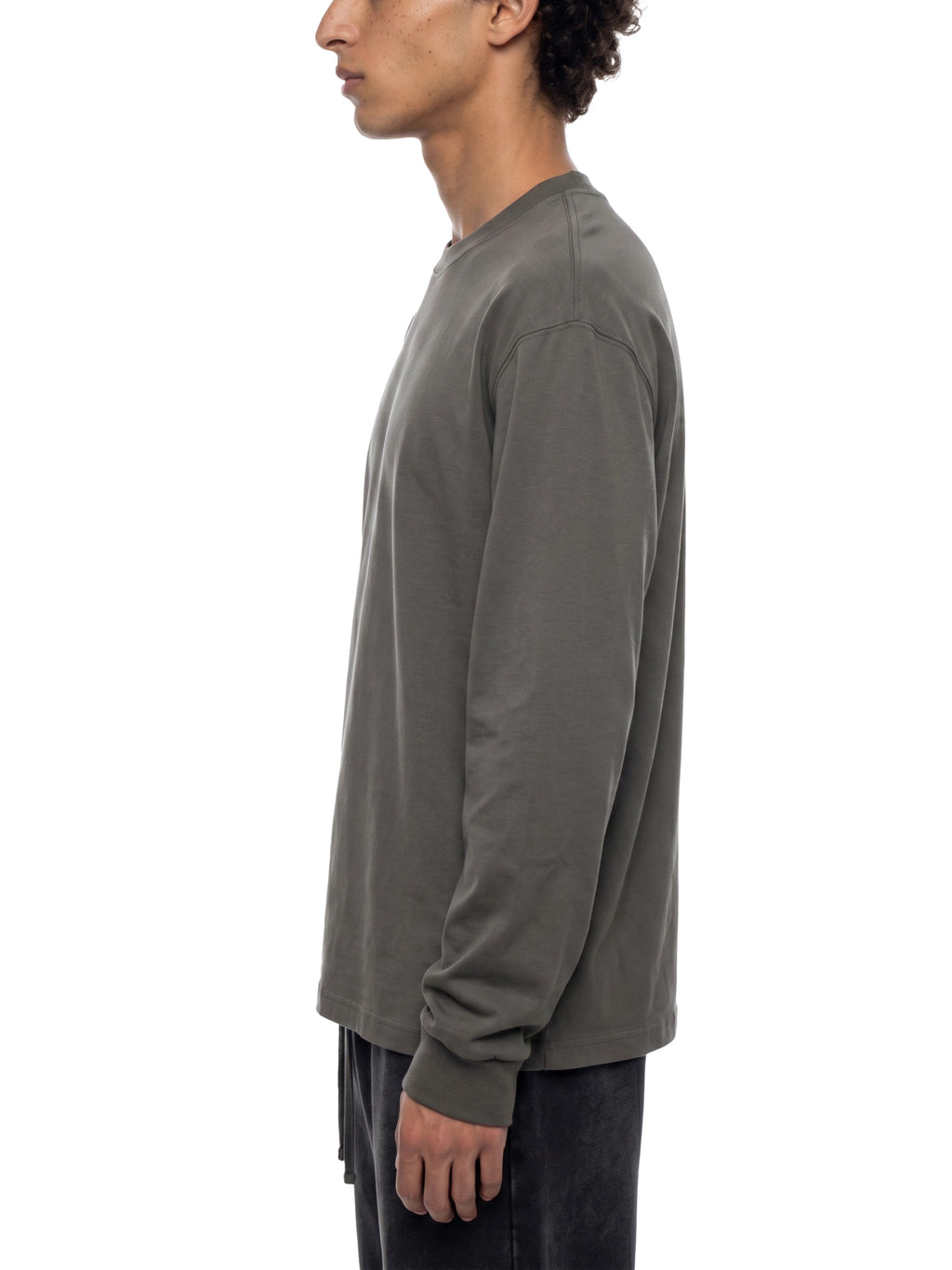 Unisex Loose Fit Long-Sleeve Crewneck Tee | BLACK DOESN'T APOLOGIZE